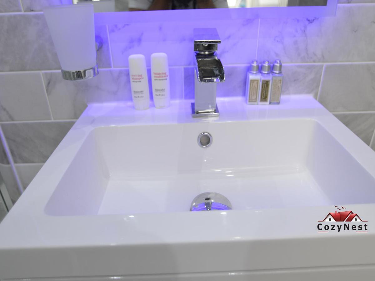 Luxury Central Self Contained Flat By Cozynest Ридинг Экстерьер фото